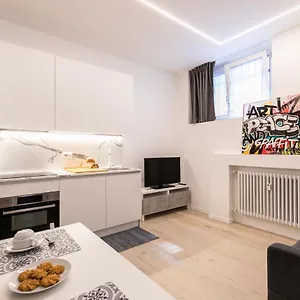 luxury-apartment-a-due-passi-dal-centro-di-milano.italymilanhotels.net/